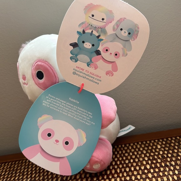 Squishmallow Squeeze-Mallow- Kaldette is a Panda!! - Picture 4 of 4